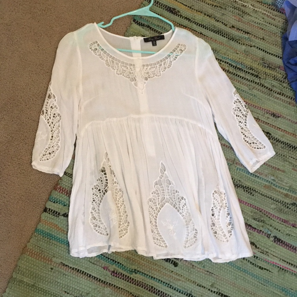 Altar’d state tunic white and lacey